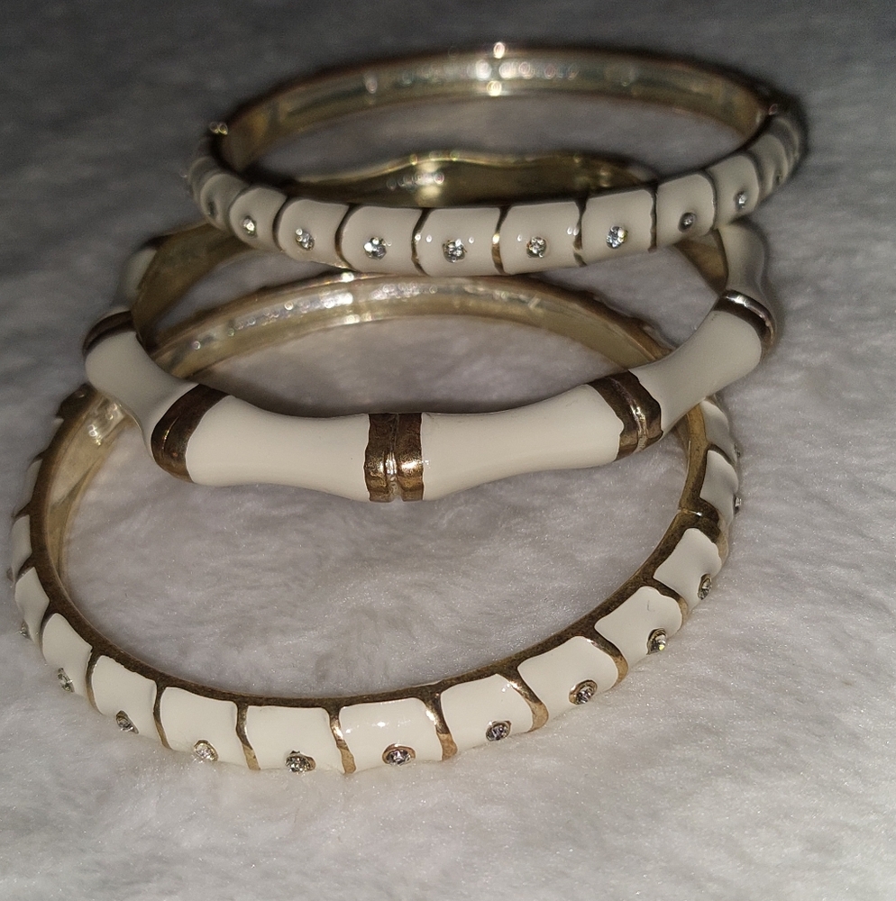 3 Pc Elegant White and Gold Bangle Clamper Set - Picture 2 of 2